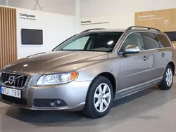 Grå Begagnad 2011 Volvo V70 Momentum Kombi | 119 900 kr (Marknadspris)