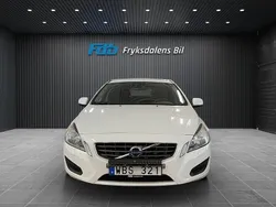 Vit Begagnad 2012 Volvo V60 Kinetic Kombi | 109 900 kr (Marknadspris)