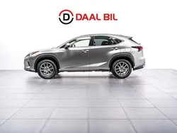 Ljusgrå Begagnad 2019 Lexus NX300h Executive Line SUV | 329 700 kr (Marknadspris)