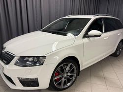 Vit Begagnad 2014 Skoda Octavia RS Kombi | 139 900 kr (Marknadspris)