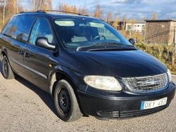 Svart Begagnad 2004 Chrysler Grand Voyager Minibuss | 7 900 kr (Superpris)