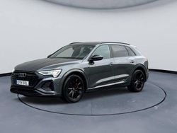 Grå Begagnad 2023 Audi Q8 e-tron S-Line SUV | 649 000 kr (Marknadspris)