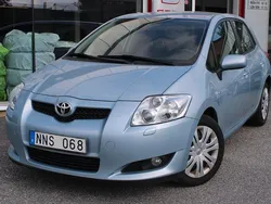 Ljusblå (blå) Begagnad 2007 Toyota Auris Halvkombi | 54 900 kr (Marknadspris)