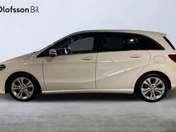 Vit Begagnad 2015 Mercedes B180 Minibuss | 154 900 kr (Marknadspris)