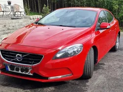 Röd Begagnad 2015 Volvo V40 Kinetic Kombi | 125 000 kr (Lite dyr)