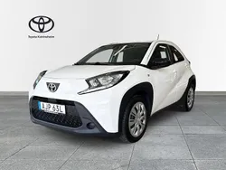 Vit Begagnad 2022 Toyota Aygo Halvkombi | 143 900 kr (Bra pris)