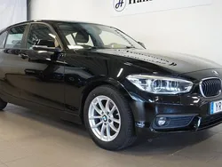 Svart Begagnad 2018 BMW 118 Halvkombi | 149 900 kr (Bra pris)