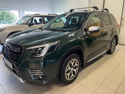 Grön (cascade green silica) Begagnad 2023 Subaru Forester Active SUV | 359 000 kr (Marknadspris)
