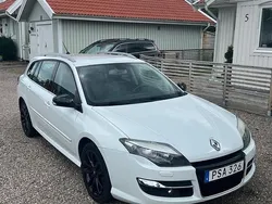 Vit Begagnad 2015 Renault Laguna GrandTour Kombi | 82 900 kr (Dyr)