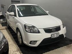 Vit Begagnad 2010 Kia Rio Sport Halvkombi | 34 500 kr (Dyr)