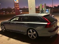 Blå Begagnad 2017 Volvo V90 Kombi | 210 000 kr (Superpris)