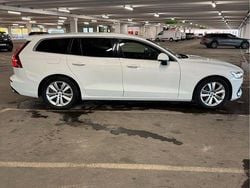 Vit Begagnad 2020 Volvo V60 Momentum Kombi | 270 000 kr (Bra pris)