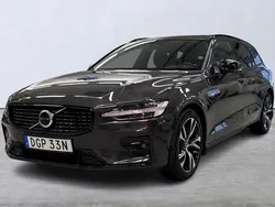 Grå Begagnad 2024 Volvo V60 Plus Kombi | 379 000 kr (Bra pris)