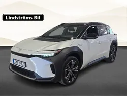 Vit Begagnad 2022 Toyota bZ4X Executive SUV | 399 900 kr (Lite dyr)