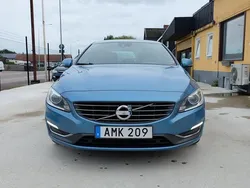Blå Begagnad 2014 Volvo S60 Summum Sedan | 114 900 kr (Marknadspris)
