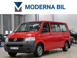 Röd Begagnad 2005 VW Shuttle Minibuss | 79 900 kr