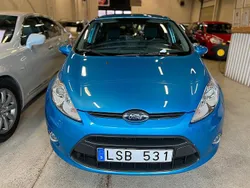 Blå Begagnad 2011 Ford Fiesta Titanium Halvkombi | 59 000 kr (Marknadspris)