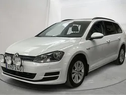 Vit Begagnad 2017 VW Golf VII | 130 000 kr