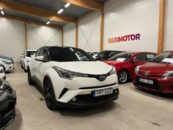 Vit Begagnad 2017 Toyota C-HR Multidrive S SUV | 144 900 kr