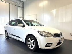 Vit Begagnad 2010 Kia Ceed Kombi | 44 900 kr (Bra pris)
