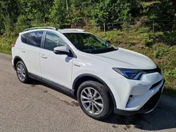 Vit Begagnad 2018 Toyota RAV4 Hybrid Executive SUV | 199 000 kr (Bra pris)