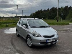 Silver Begagnad 2004 Honda Jazz Halvkombi | 21 000 kr (Superpris)