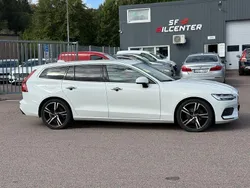 Vit Begagnad 2021 Volvo V60 Momentum Kombi | 239 000 kr (Bra pris)