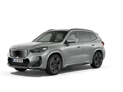 Grå (space silver metallic) Begagnad 2024 BMW iX1 M Sport SUV | 539 900 kr (Marknadspris)