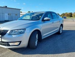 Silver Begagnad 2015 Skoda Octavia Ambition Halvkombi | 98 000 kr (Marknadspris)