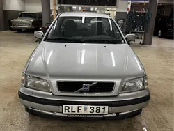 Grå Begagnad 2000 Volvo S40 SE Sedan | 35 000 kr