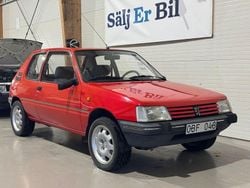 Röd Begagnad 1991 Peugeot 205 Halvkombi | 39 800 kr
