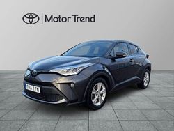 Grå Begagnad 2023 Toyota C-HR Edition SUV | 259 900 kr (Marknadspris)