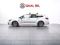 Vit Begagnad 2019 Toyota Corolla Style Kombi | 204 700 kr (Marknadspris)
