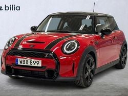 Röd Begagnad 2022 Mini Cooper S Halvkombi | 244 900 kr (Marknadspris)
