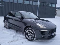 Grå Begagnad 2017 Porsche Macan Sport SUV | 340 000 kr (Superpris)