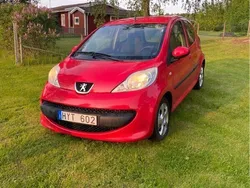 Röd Begagnad 2009 Peugeot 107 Halvkombi | 15 000 kr (Bra pris)
