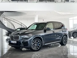 Grå (artikgrå metallic) Begagnad 2018 BMW X5 M Sport SUV | 424 000 kr (Marknadspris)