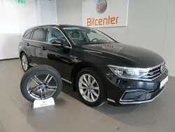 Svart Begagnad 2021 VW Passat GTE Kombi | 269 900 kr (Marknadspris)