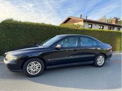 Svart Begagnad 2002 Volvo S60 Sedan | 28 000 kr