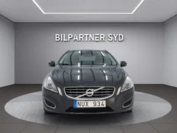Grå Begagnad 2012 Volvo V60 Momentum Kombi | 94 900 kr (Marknadspris)