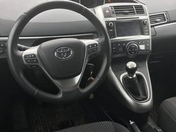 Blå Begagnad 2014 Toyota Verso Minibuss | 99 000 kr (Bra pris)