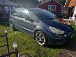 Grå Begagnad 2008 Ford S-MAX S Minibuss | 20 000 kr (Marknadspris)