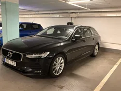 Svart Begagnad 2019 Volvo V90 Momentum Kombi | 202 000 kr (Marknadspris)