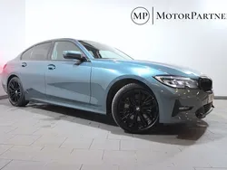 Blå Begagnad 2020 BMW 330e Sport Line Sedan | 299 900 kr (Bra pris)