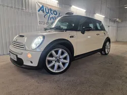 Vit Begagnad 2006 Mini Cooper S Halvkombi | 69 900 kr (Marknadspris)