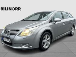 Ljusgrå Begagnad 2009 Toyota Avensis Kombi | 44 900 kr (Marknadspris)