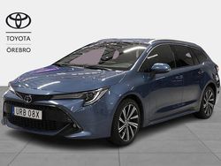 Blå Begagnad 2022 Toyota Corolla Style Kombi | 259 900 kr (Marknadspris)