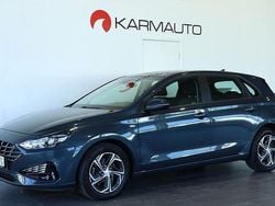 Blå Begagnad 2022 Hyundai i30 Essential Halvkombi | 192 800 kr (Marknadspris)