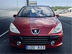 Röd Begagnad 2007 Peugeot 307 Halvkombi | 24 900 kr (Marknadspris)