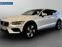 Vit Begagnad 2020 Volvo V60 CC Kombi | 329 900 kr (Marknadspris)